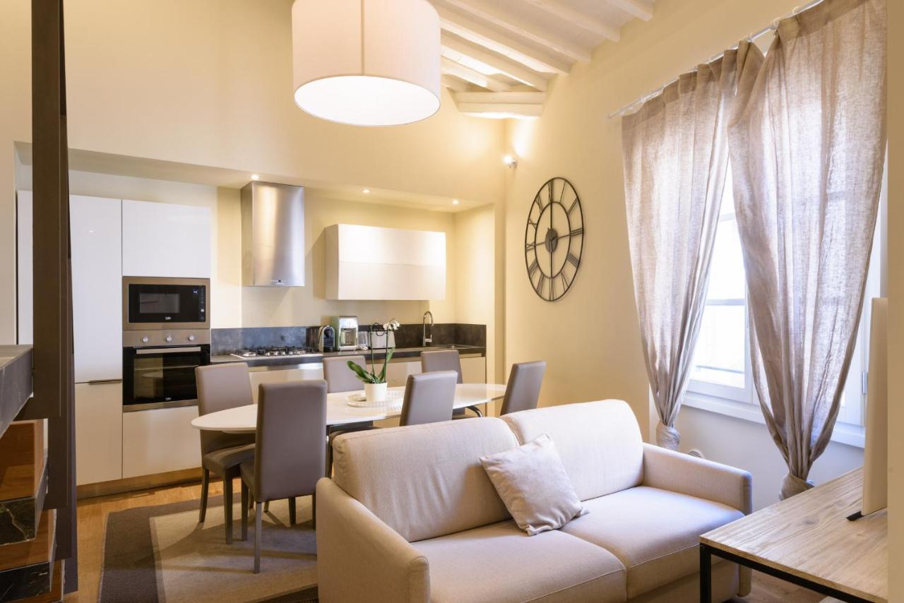 Santa Croce Penthouse Apartment Florenz